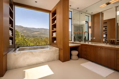 Bath - 356 Woodley Rd, Montecito, CA 93108 photo 2 of 3