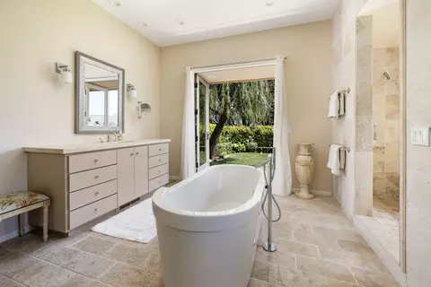 Bath - 564 Crocker Sperry Dr, Montecito, CA 93108 photo 1 of 7
