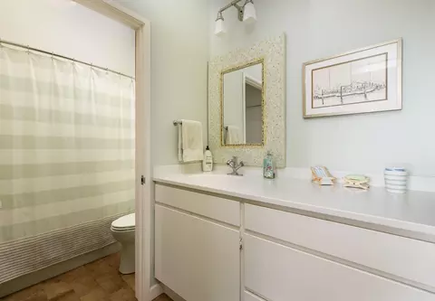 Bath - 564 Crocker Sperry Dr, Montecito, CA 93108 photo 7 of 7