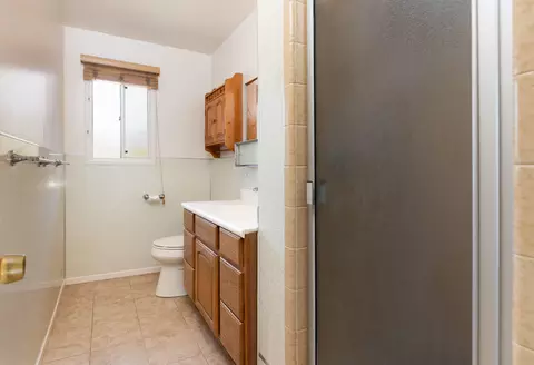 Bath - 4801 Nipomo Dr, Carpinteria, CA 93013 photo 1 of 3