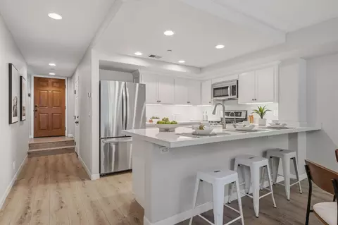 633 W Ortega St #D, Santa Barbara, CA 93101