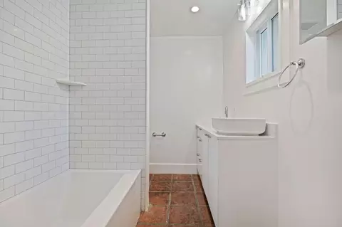 Bath - 4928 8th St, Carpinteria, CA 93013 photo 1 of 3