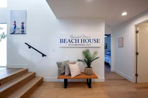 Entry Way - 815 Mandalay Beach Rd, Oxnard, CA 93035 photo 1 of 2
