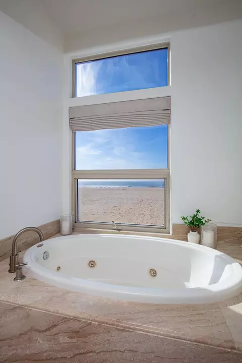 Bath - 815 Mandalay Beach Rd, Oxnard, CA 93035 photo 1 of 5