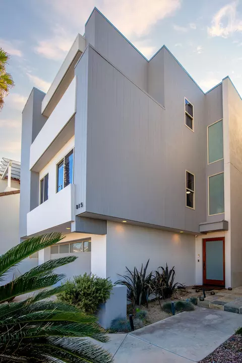 Exterior - 815 Mandalay Beach Rd, Oxnard, CA 93035 photo 3 of 3