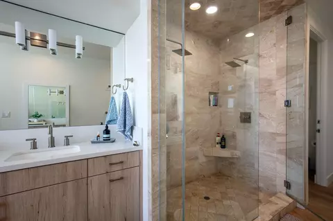 Bath - 815 Mandalay Beach Rd, Oxnard, CA 93035 photo 3 of 5