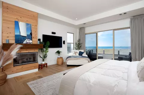 Bedroom - 815 Mandalay Beach Rd, Oxnard, CA 93035 photo 1 of 4