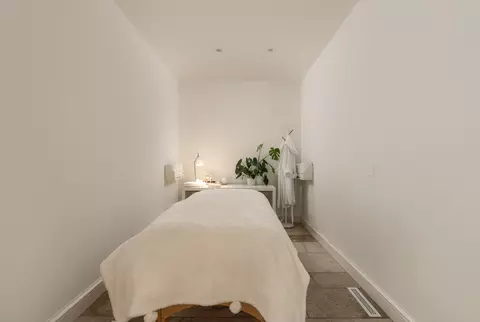 Bedroom - 1502 E Mountain Dr, Montecito, CA 93108 photo 2 of 6