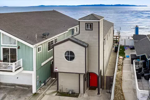 6553 Del Playa Dr, Isla Vista, CA 93117