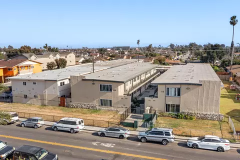 450 Hill St, Oxnard, CA 93033 photo 3