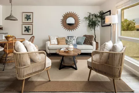 Living - 4700 Sandyland Rd UNIT 54, Carpinteria, CA 93013 photo 2 of 3