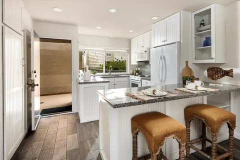 Kitchen - 4700 Sandyland Rd UNIT 54, Carpinteria, CA 93013 photo 3 of 3