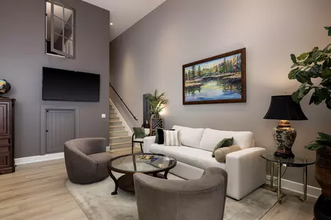 18 W Victoria St #110, Santa Barbara, CA 93101