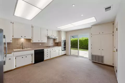 Kitchen - 5575 Cameo Rd, Carpinteria, CA 93013 photo 2 of 4