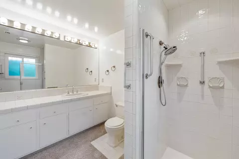 Bath - 5575 Cameo Rd, Carpinteria, CA 93013 photo 1 of 2