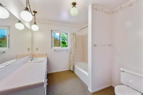 Bath - 5575 Cameo Rd, Carpinteria, CA 93013 photo 2 of 2