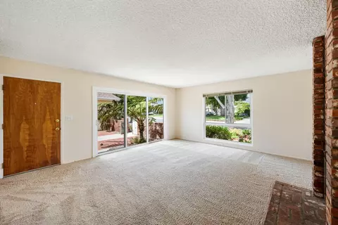 Living - 5575 Cameo Rd, Carpinteria, CA 93013 photo 3 of 10