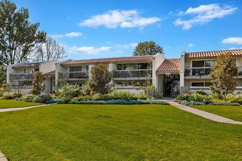47 Dearborn Pl #18, Goleta, CA 93117
