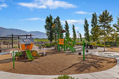 View/Area - 2072 Harvest Loop, Santa Paula, CA 93060 photo 4 of 8