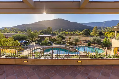 Exterior - 561 Saddle Ln, Ojai, CA 93023 photo 5 of 8