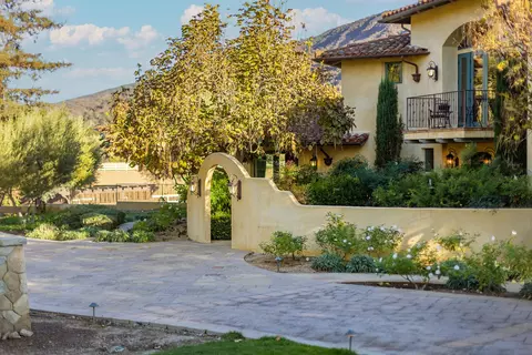 Exterior - 561 Saddle Ln, Ojai, CA 93023 photo 1 of 8