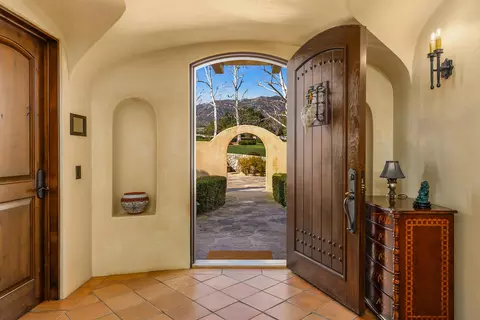Entry Way - 561 Saddle Ln, Ojai, CA 93023 photo 1 of 4