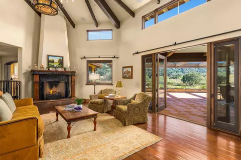 Living - 561 Saddle Ln, Ojai, CA 93023 photo 2 of 6
