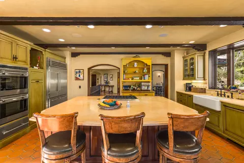 Kitchen - 561 Saddle Ln, Ojai, CA 93023 photo 4 of 6