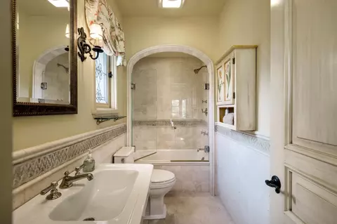 Bath - 1130 Garden Ln, Montecito, CA 93108 photo 5 of 8