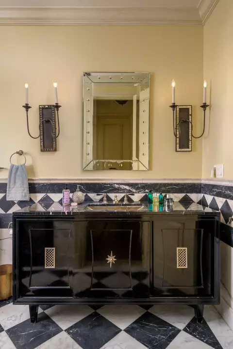 Bath - 1130 Garden Ln, Montecito, CA 93108 photo 2 of 8