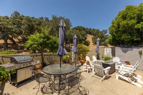 Exterior - 702 Hillside Dr, Solvang, CA 93463 photo 4 of 6