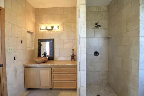 Bath - 3300 Catalina Rd, Lompoc, CA 93436 photo 5 of 11
