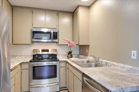 47 Dearborn Pl # 26, Goleta, CA 93117 photo 6