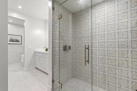 Bath - 43 Seaview Dr, Montecito, CA 93108 photo 4 of 6