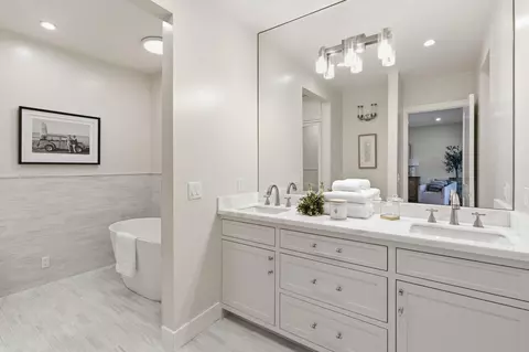 Bath - 43 Seaview Dr, Montecito, CA 93108 photo 3 of 6