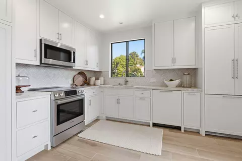 Kitchen - 43 Seaview Dr, Montecito, CA 93108 photo 1 of 2