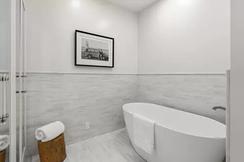 Bath - 43 Seaview Dr, Montecito, CA 93108 photo 2 of 6