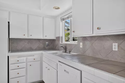 Kitchen - 901 N Z St, Lompoc, CA 93436 photo 10 of 11