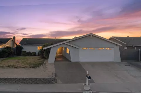 Exterior - 901 N Z St, Lompoc, CA 93436 photo 1 of 7