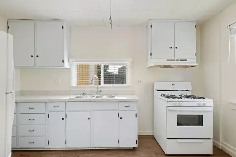 Kitchen - 4633 9th St, Carpinteria, CA 93013 photo 3 of 4