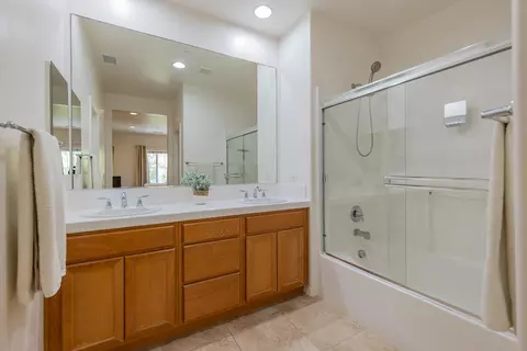 Bath - 735 Garonne St, Oxnard, CA 93036 photo 1 of 2