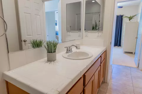 Bath - 735 Garonne St, Oxnard, CA 93036 photo 2 of 2