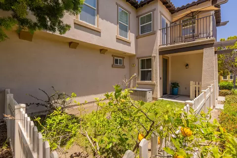 Exterior - 735 Garonne St, Oxnard, CA 93036 photo 2 of 7