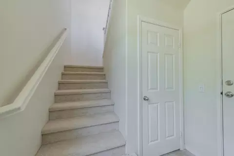 Entry Way - 735 Garonne St, Oxnard, CA 93036 photo 1 of 1