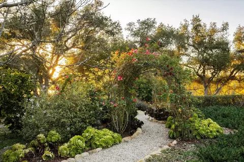 Exterior - 7357 Shepard Mesa Rd, Carpinteria, CA 93013 photo 7 of 13