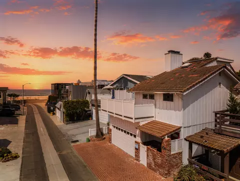 999 Waterbury Ln, Ventura, CA 93001