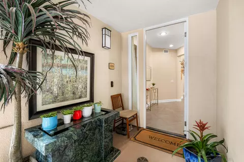 Entry Way - 1506 Seabridge Ln, Oxnard, CA 93035 photo 4 of 5