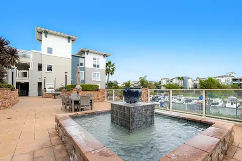 Exterior - 1506 Seabridge Ln, Oxnard, CA 93035 photo 3 of 4