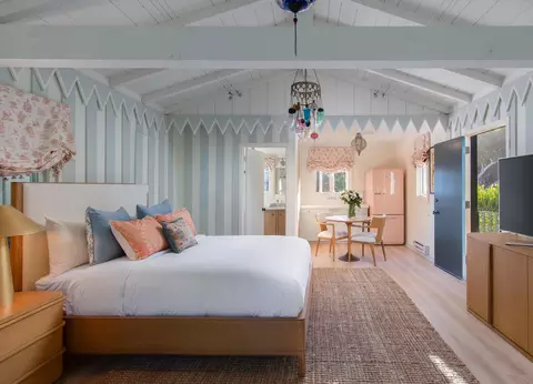 Bedroom - 1461-1463 Edgecliff Ln, Montecito, CA 93108 photo 6 of 7