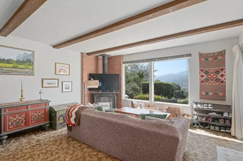 Living - 1663 Shepard Mesa Ln, Carpinteria, CA 93013 photo 5 of 6